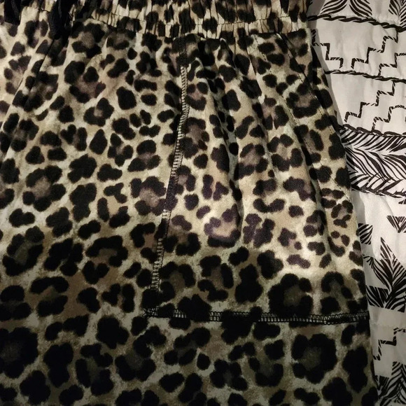 NWT Zenana plus size leopard print drawstring lounge shorts sizes 1x And 2x - Picture 4 of 10